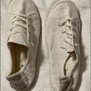 Women’s size 12 wide shoes